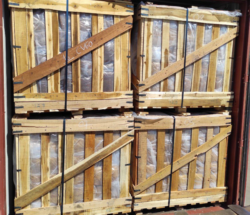 loading-container-Wooden-pallet-1-1-1